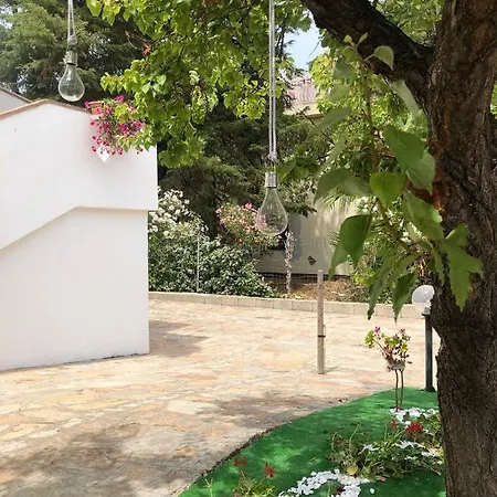 Su Poeta בודוני