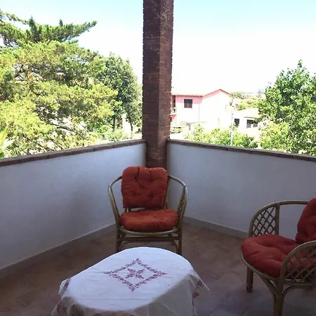 Su Poeta בית הארחה בודוני